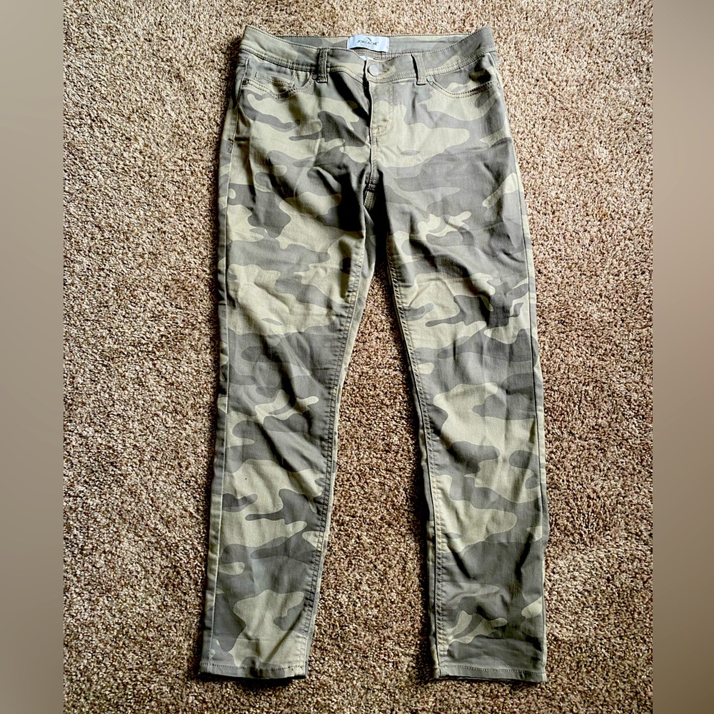 Jordache Mid-rise Camouflage pants. Size 10